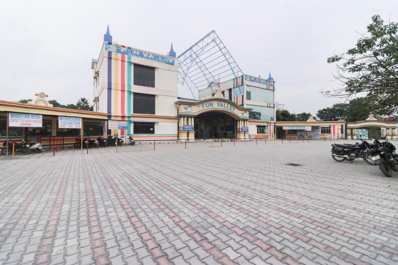 โอโย 19862 เดอะ ฟัน แวลเลย์ Hotel Doiwala ภายนอก รูปภาพ