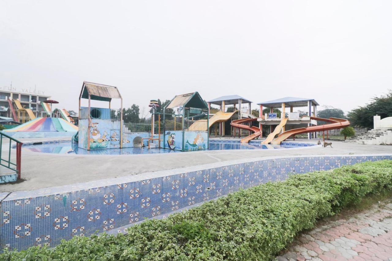 โอโย 19862 เดอะ ฟัน แวลเลย์ Hotel Doiwala ภายนอก รูปภาพ